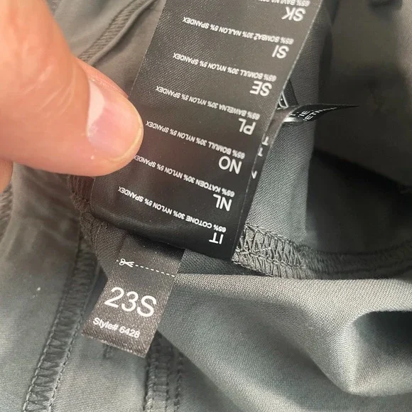 KUHL Resistor Air Roll-Up Short Women 14 Carbon Performance Stretch UPF50 NWOT - Picture 13 of 13